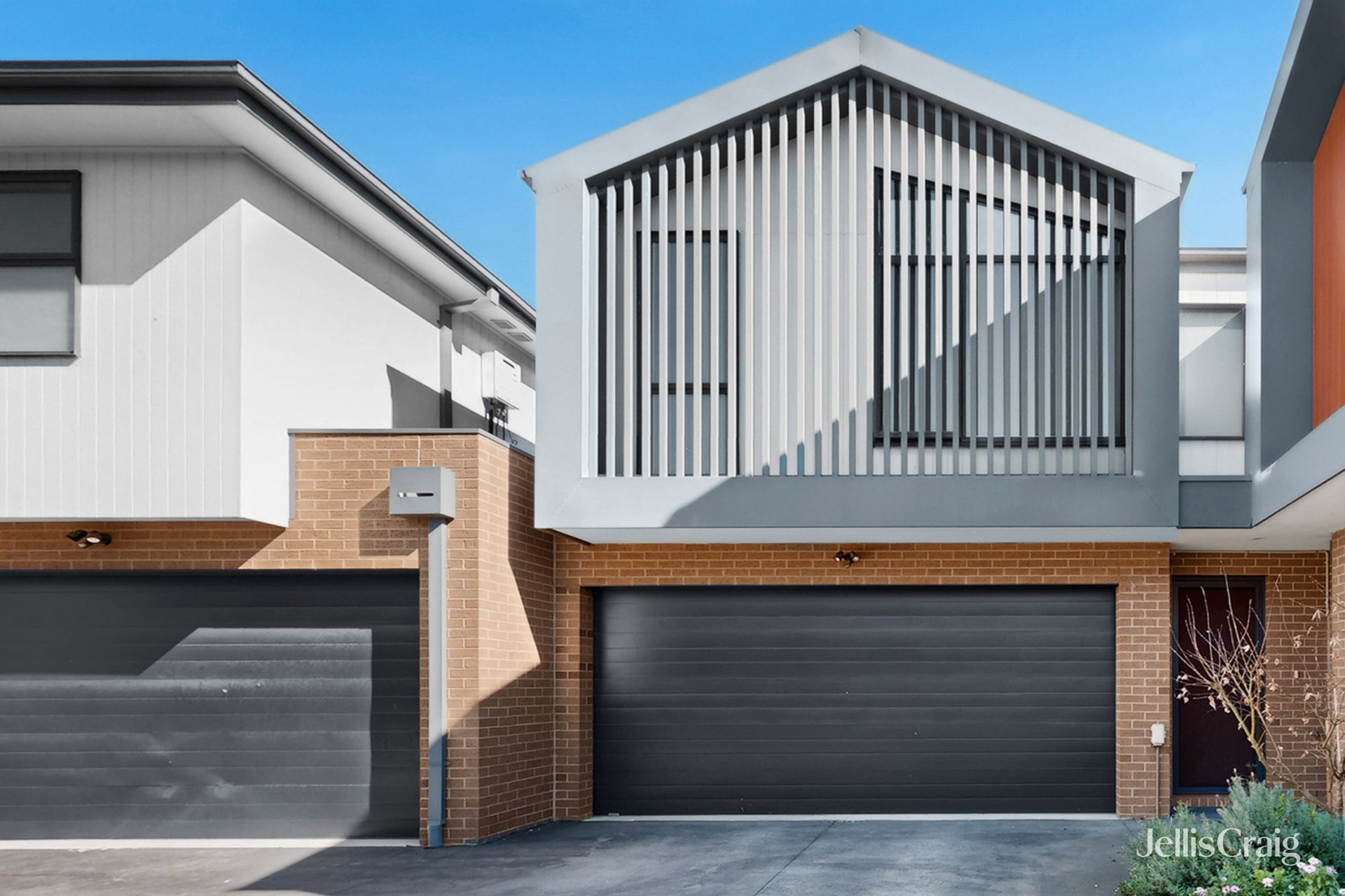2/8 Riverside Avenue, Avondale&nbsp;Heights image 1