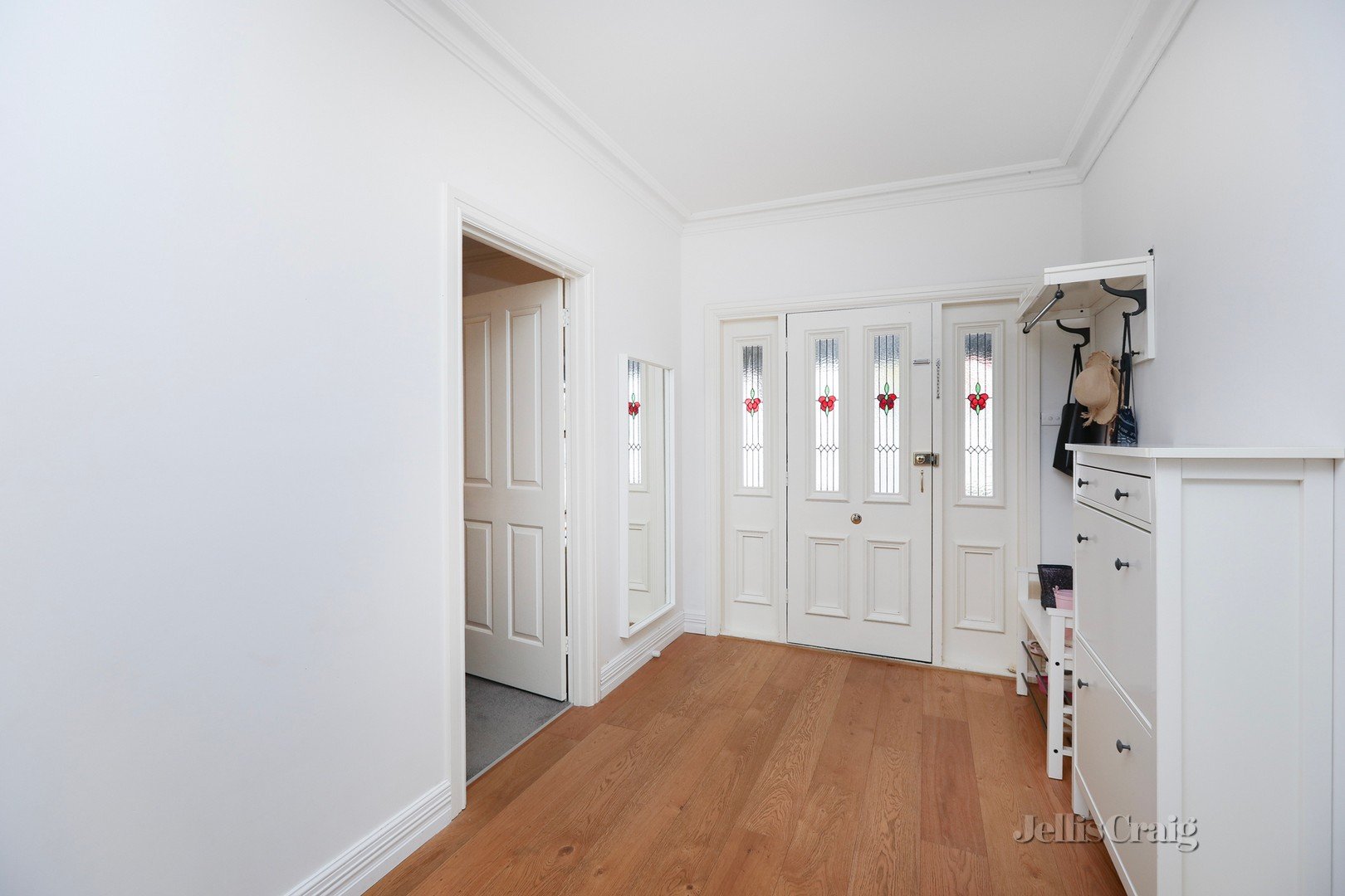 28 Russell Place, Williamstown image 3