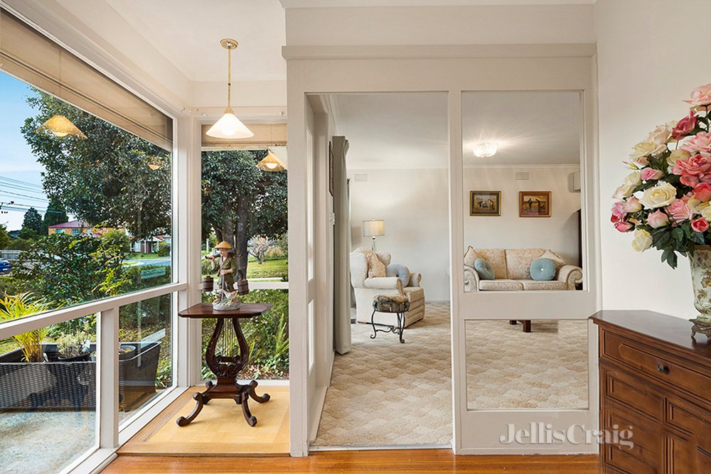 28 Sainsbury Avenue, Greensborough image 2