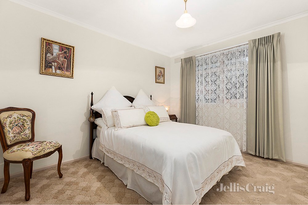 28 Sainsbury Avenue, Greensborough image 9