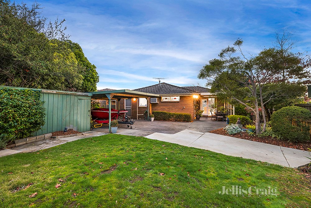 28 Sainsbury Avenue, Greensborough image 12