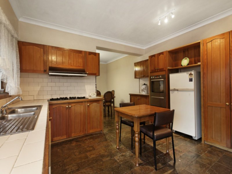 28 Sandridge Avenue, Port Melbourne image 4