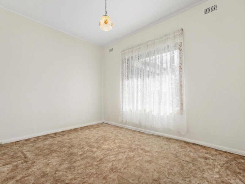 28 Sandridge Avenue, Port Melbourne image 5