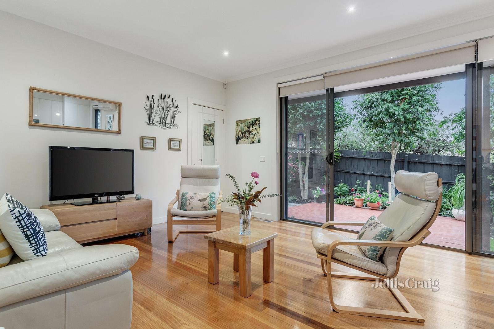 2/8 Scott Street, Mitcham image 2