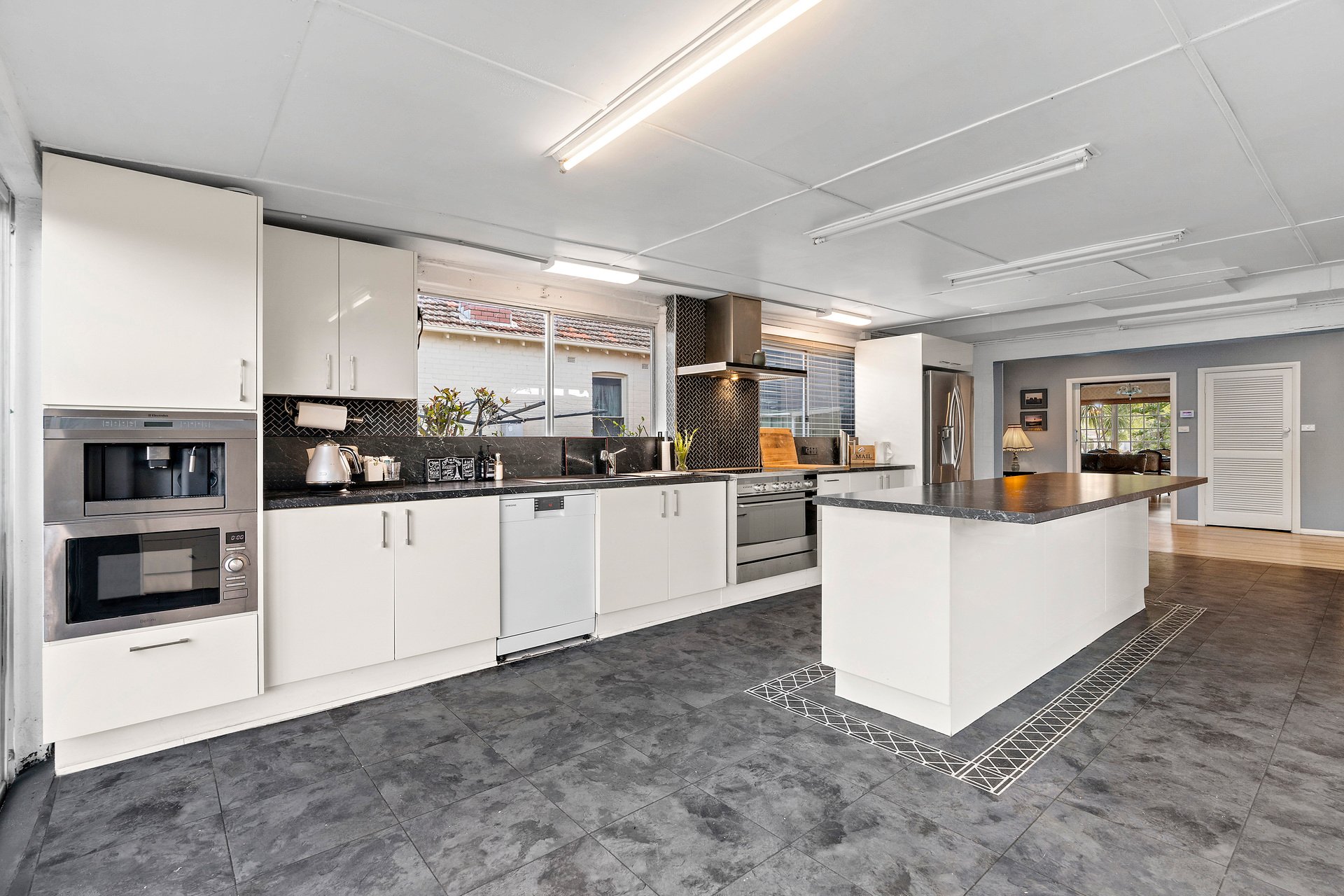 Property Gallery Thumbnail 6