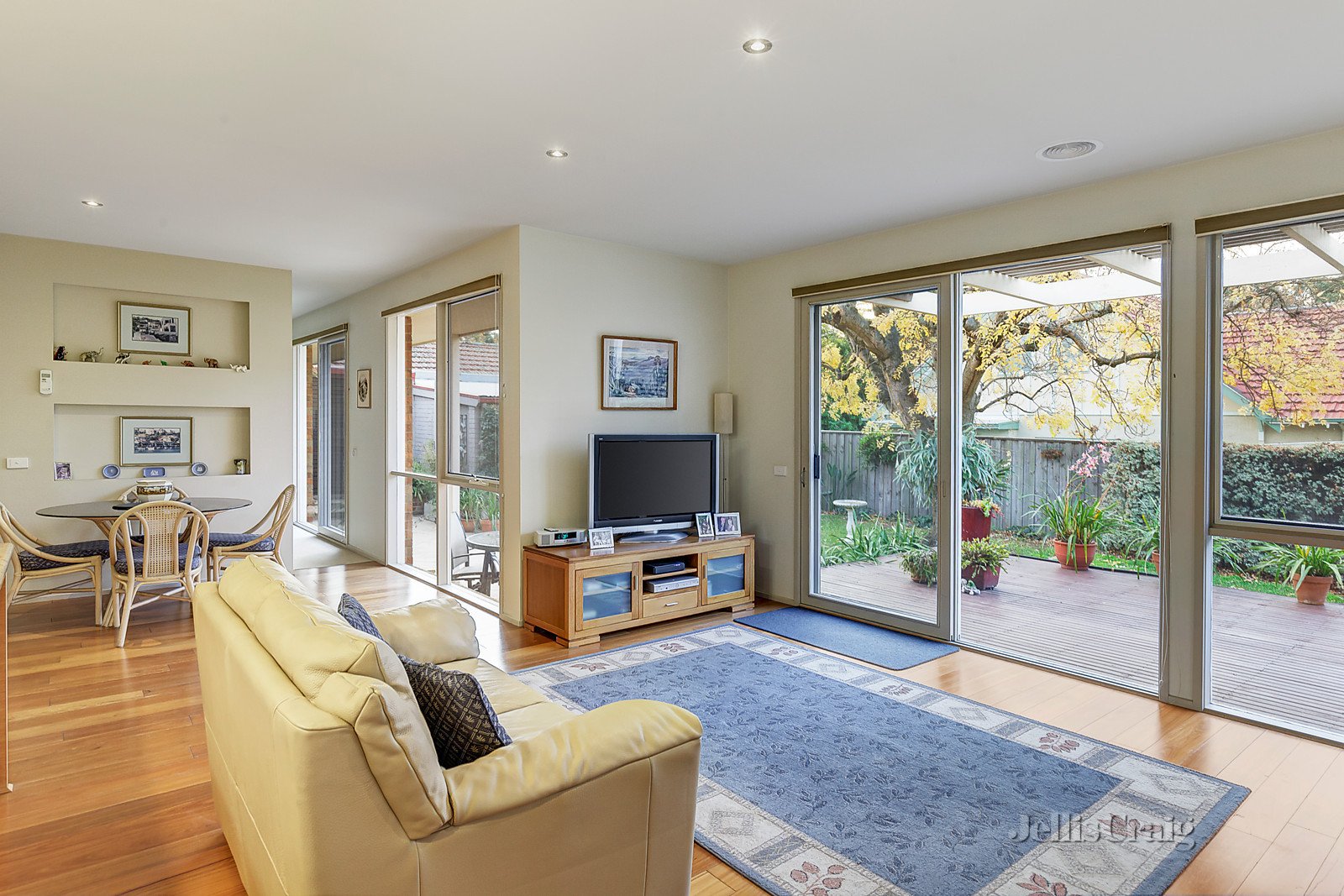 28 Serpentine Street, Mont Albert image 5