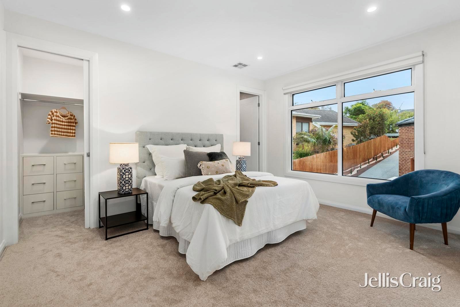 2/8 Simpson Drive, Mount&nbsp;Waverley image 9