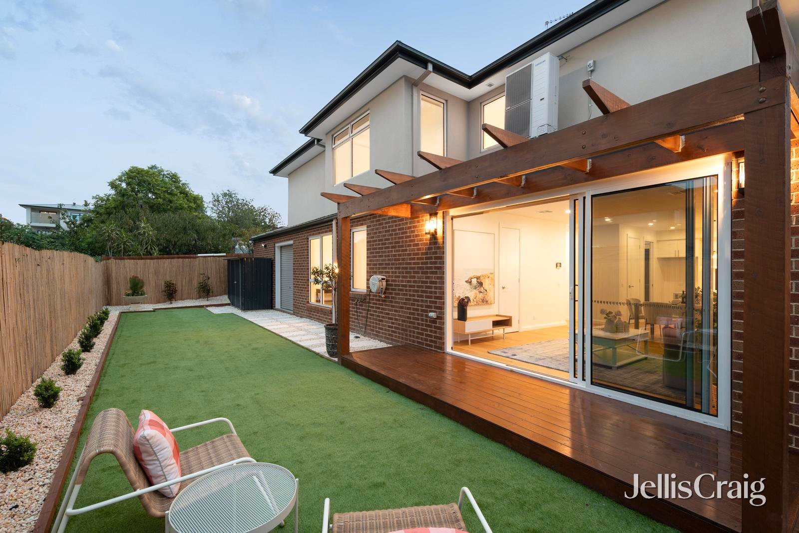 2/8 Simpson Drive, Mount&nbsp;Waverley image 17