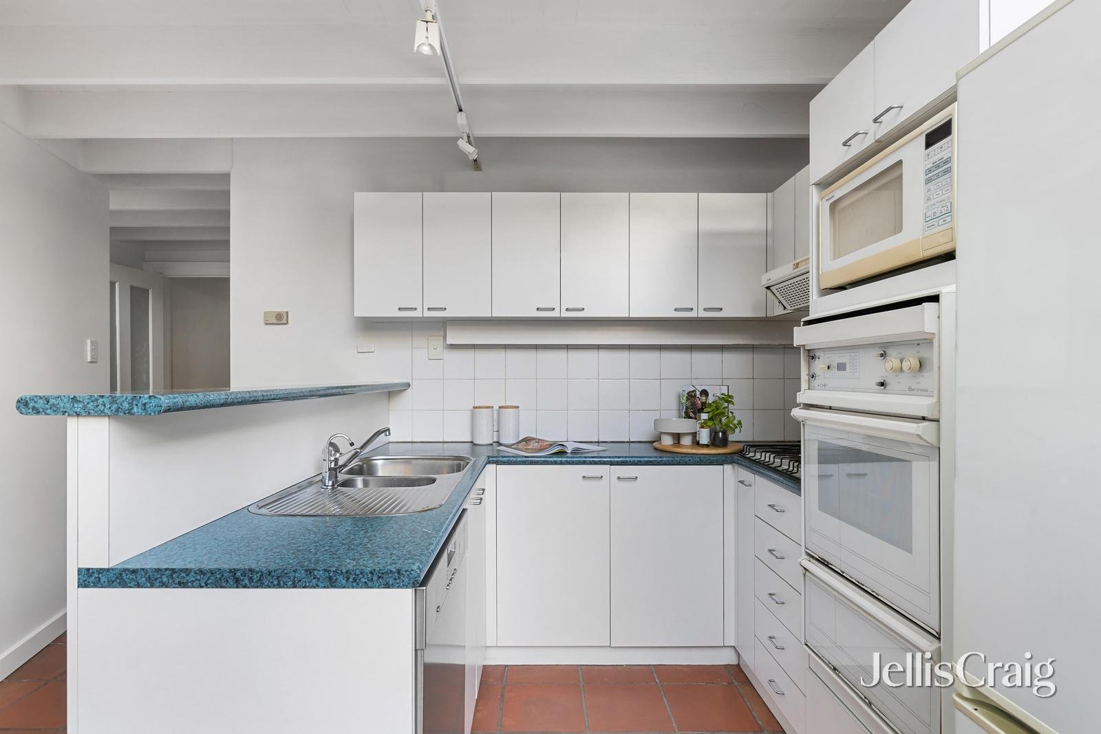 28 Spring Street, Prahran image 5