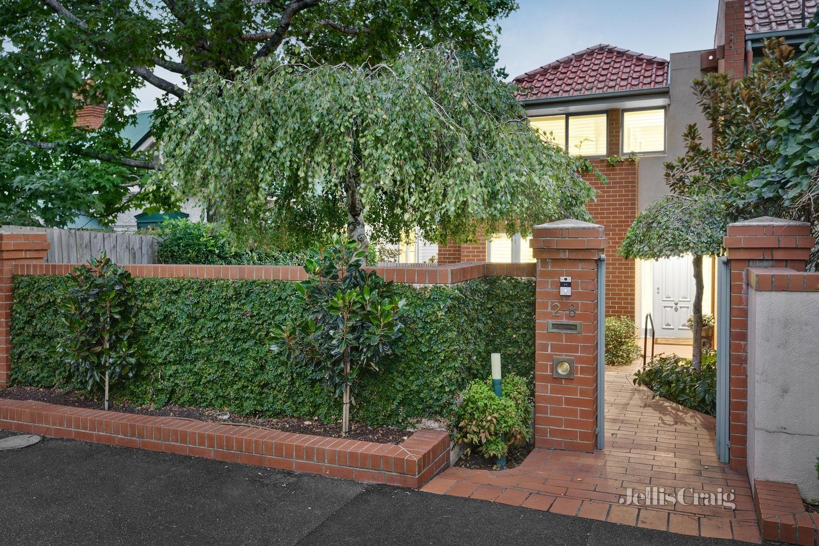 2/8 Stanley Street, Kew image 2