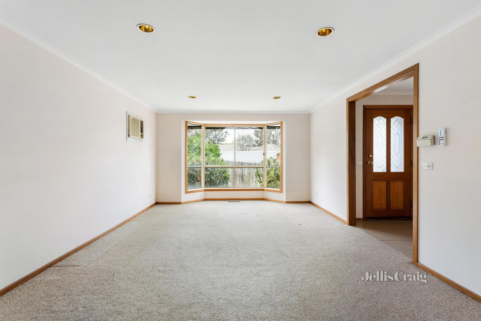 2/8 Station Road, Montmorency image 2