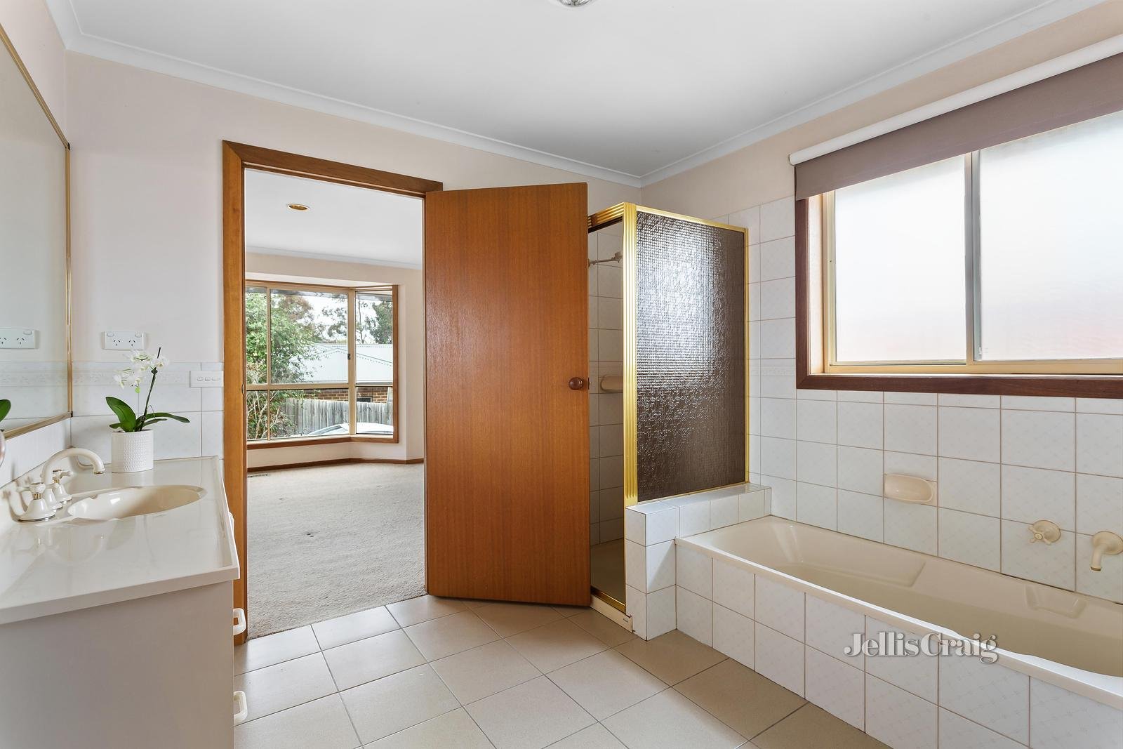 2/8 Station Road, Montmorency image 6