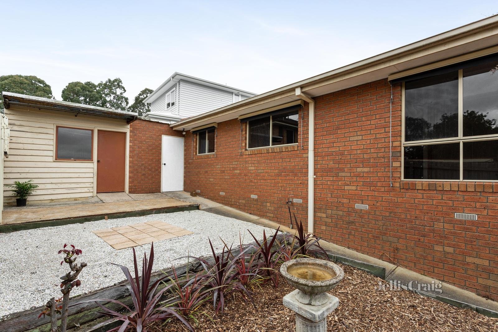 2/8 Station Road, Montmorency image 7