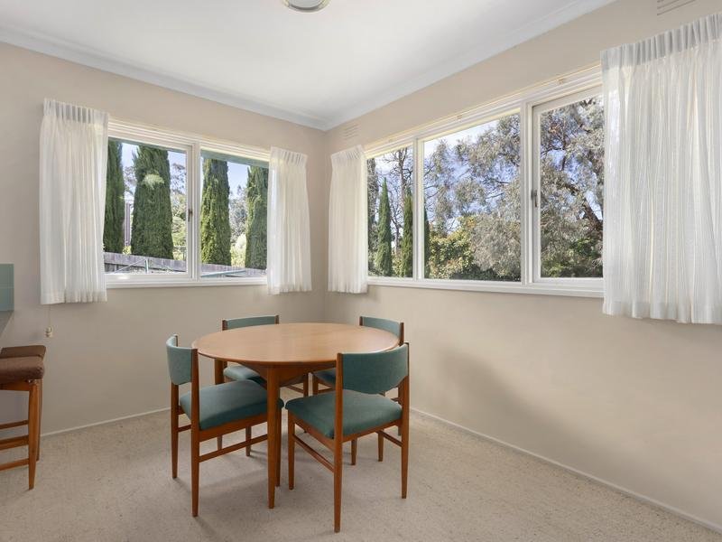 28 Stocks Road, Mount Waverley image 6
