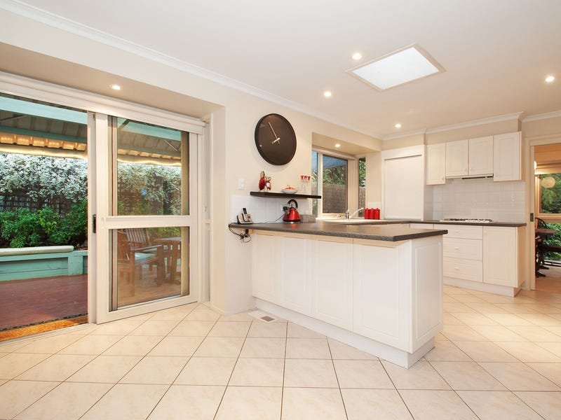 28 Stradbroke Road, Montrose image 7