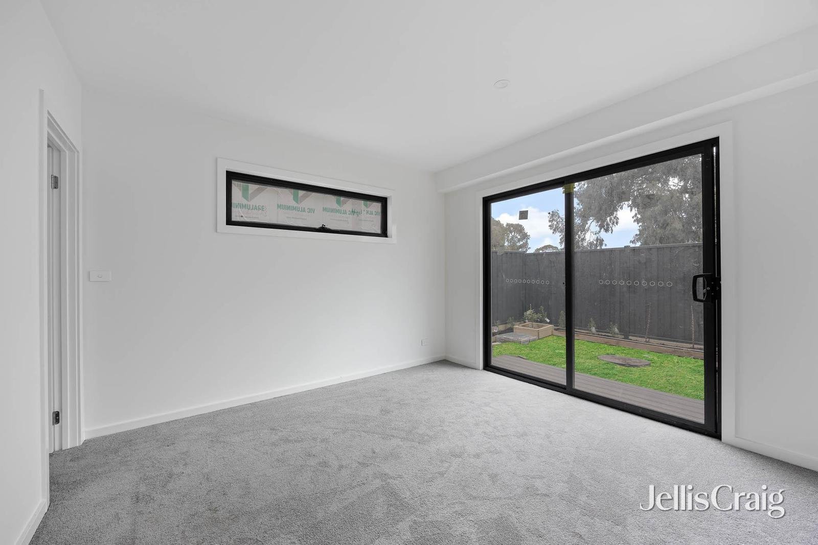 2/8 Strong Street, Spotswood image 13