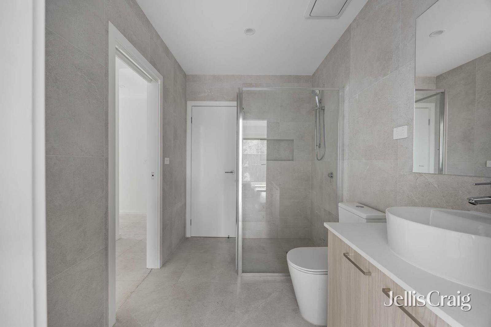 2/8 Strong Street, Spotswood image 14