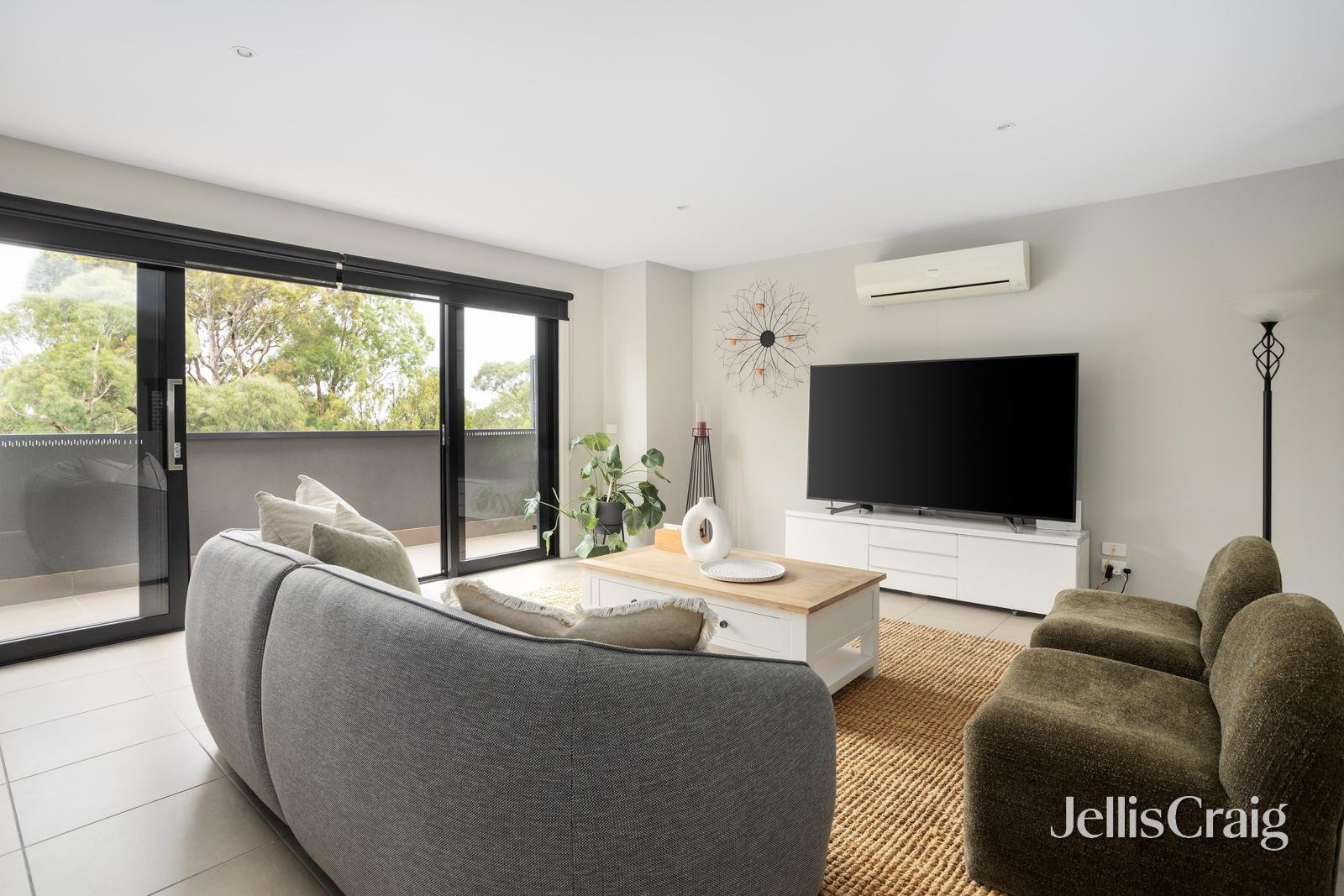 28 Sun Orchid Circuit, St&nbsp;Helena image 4