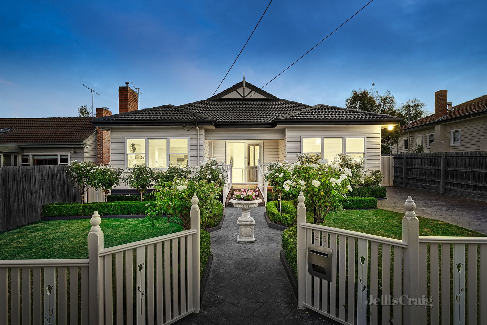 28 Surrey Street, Box Hill South image 1