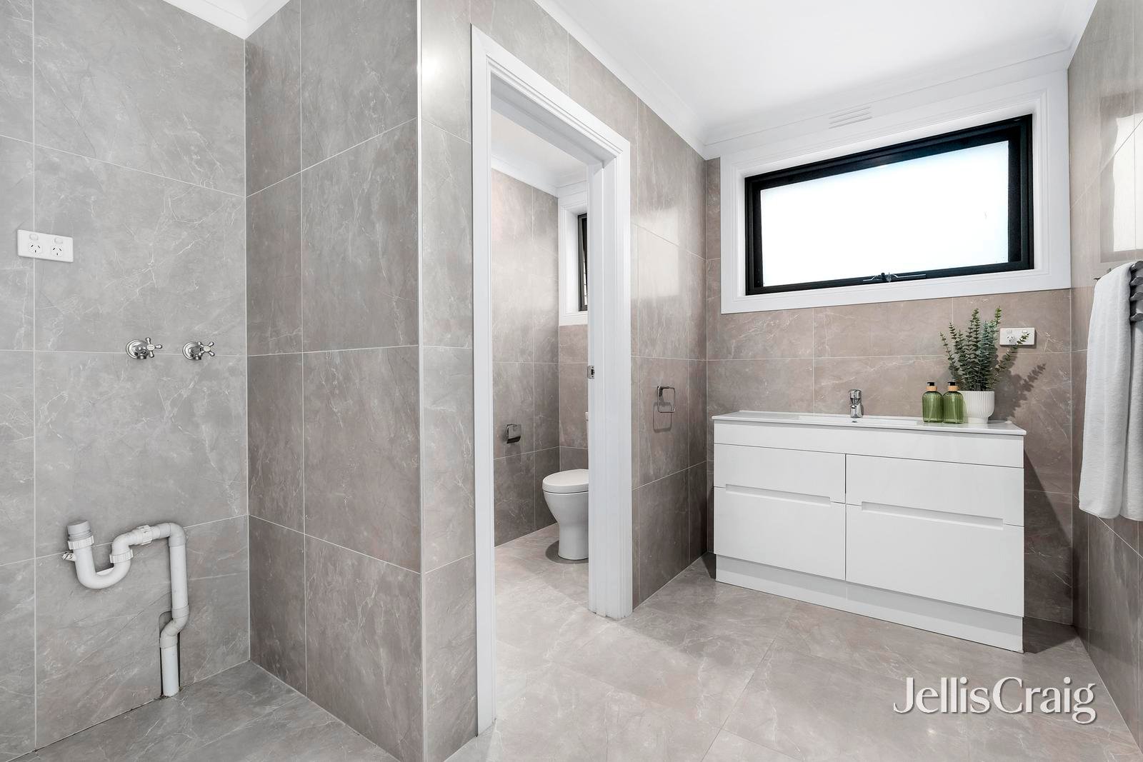 28 Toirram Road, Mount&nbsp;Waverley image 13