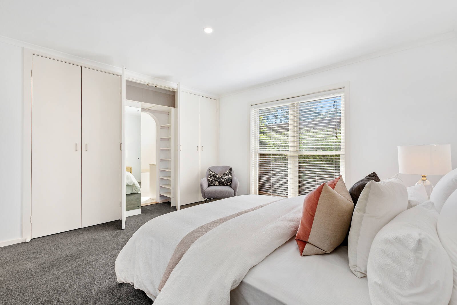 Property Gallery Thumbnail 9