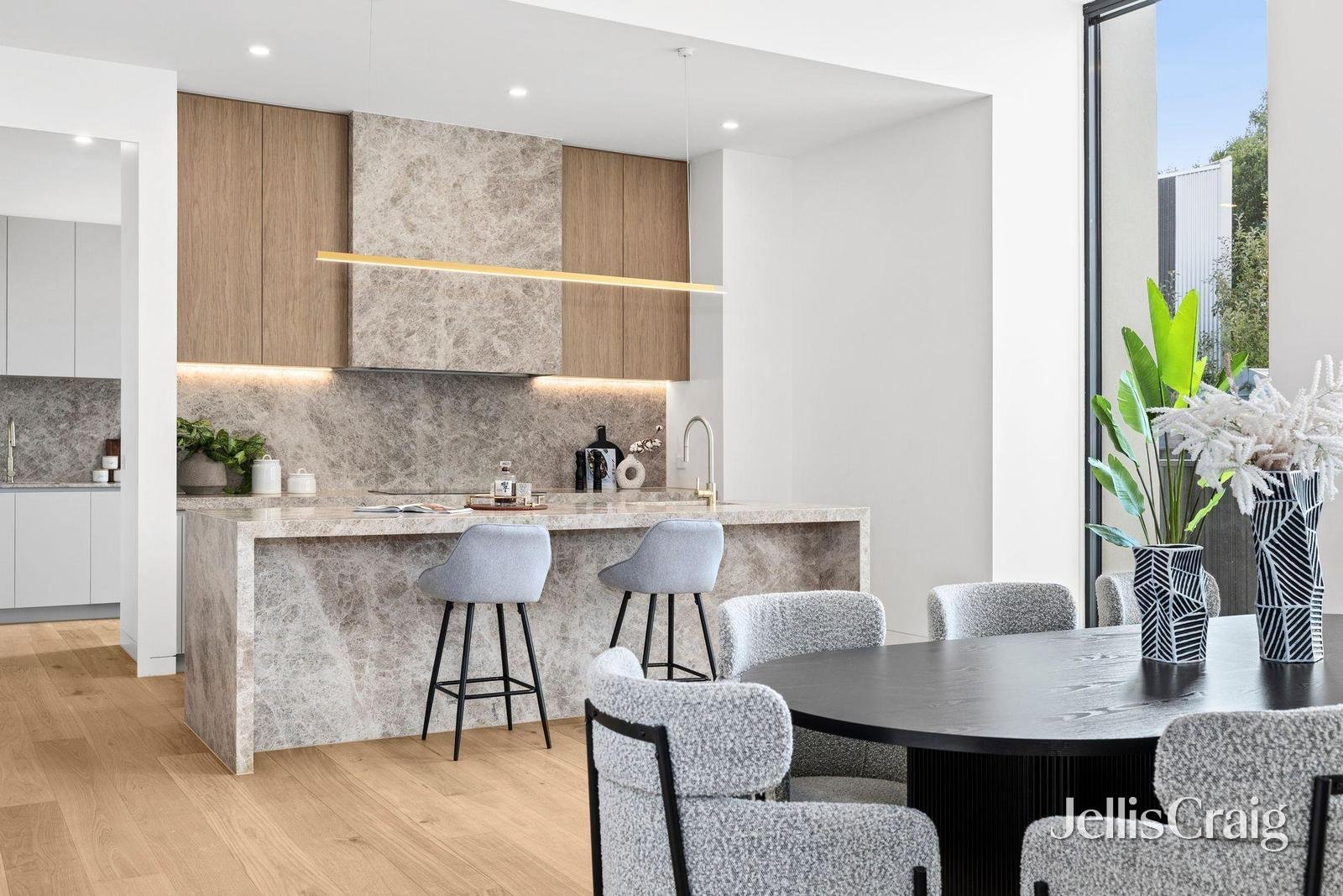 28 Trent Court, Burwood East image 3
