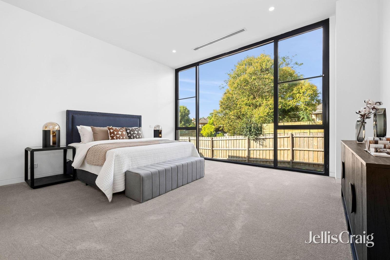 28 Trent Court, Burwood East image 8