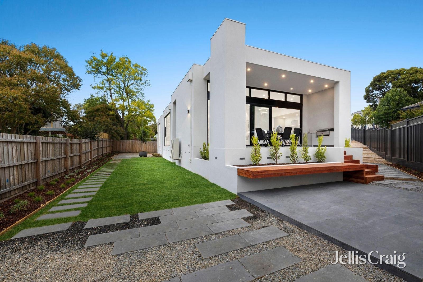 28 Trent Court, Burwood East image 14