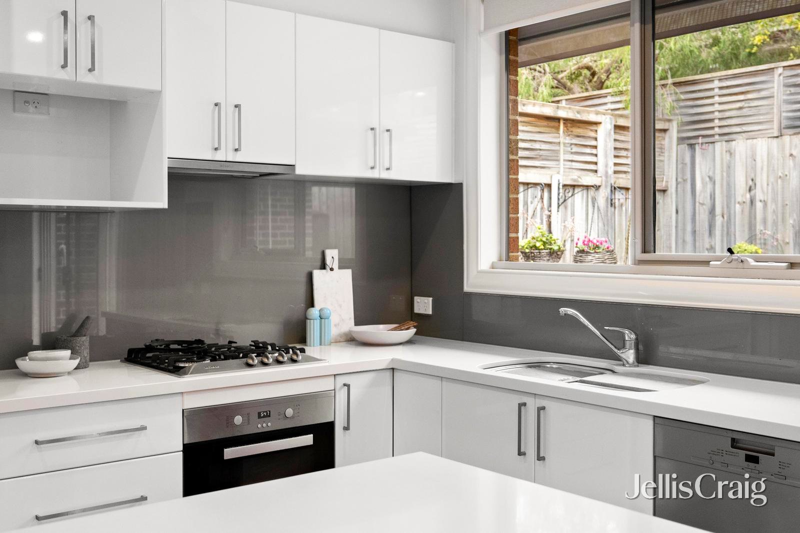 2/8 Tyrrell Avenue, Blackburn image 5