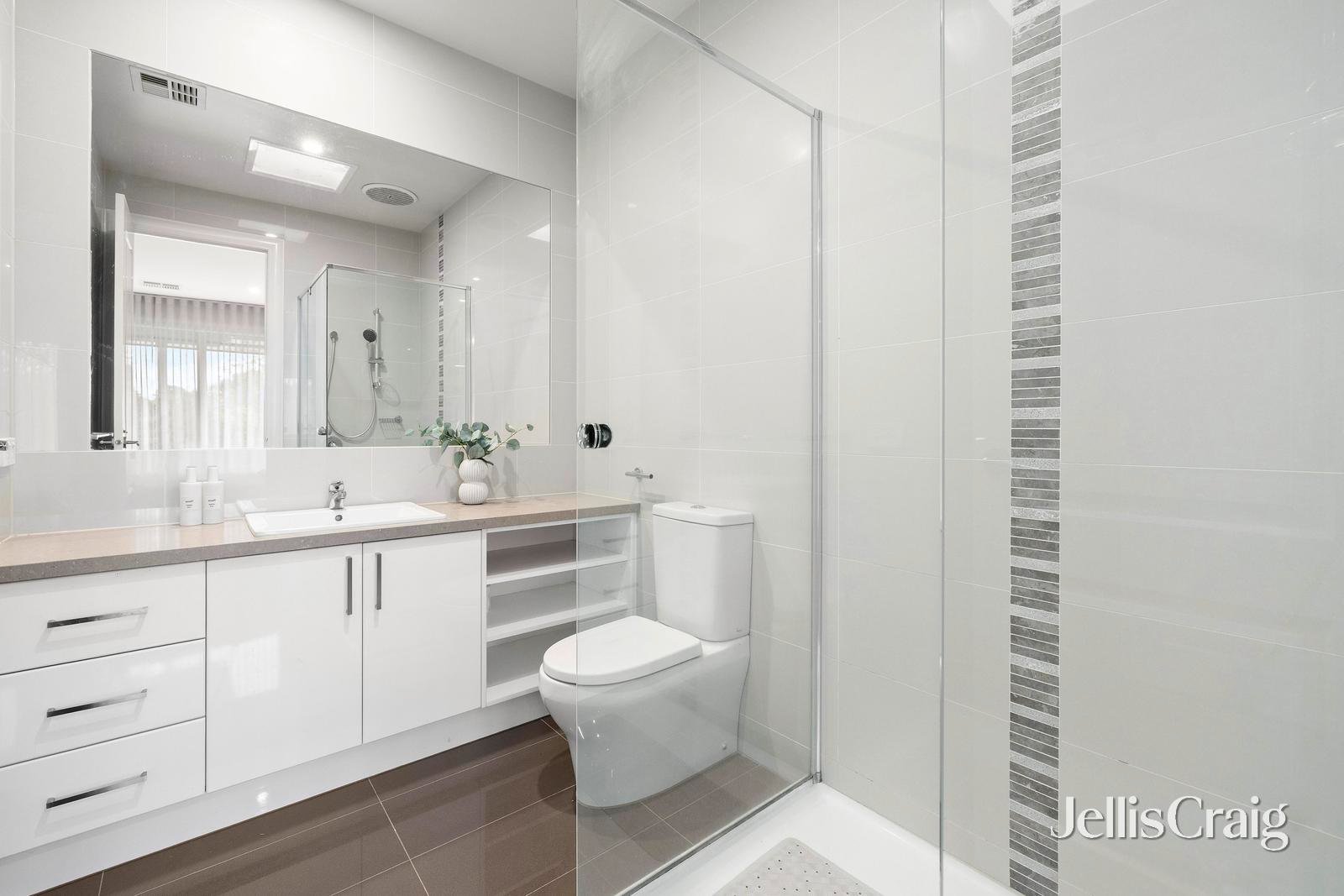 2/8 Tyrrell Avenue, Blackburn image 11