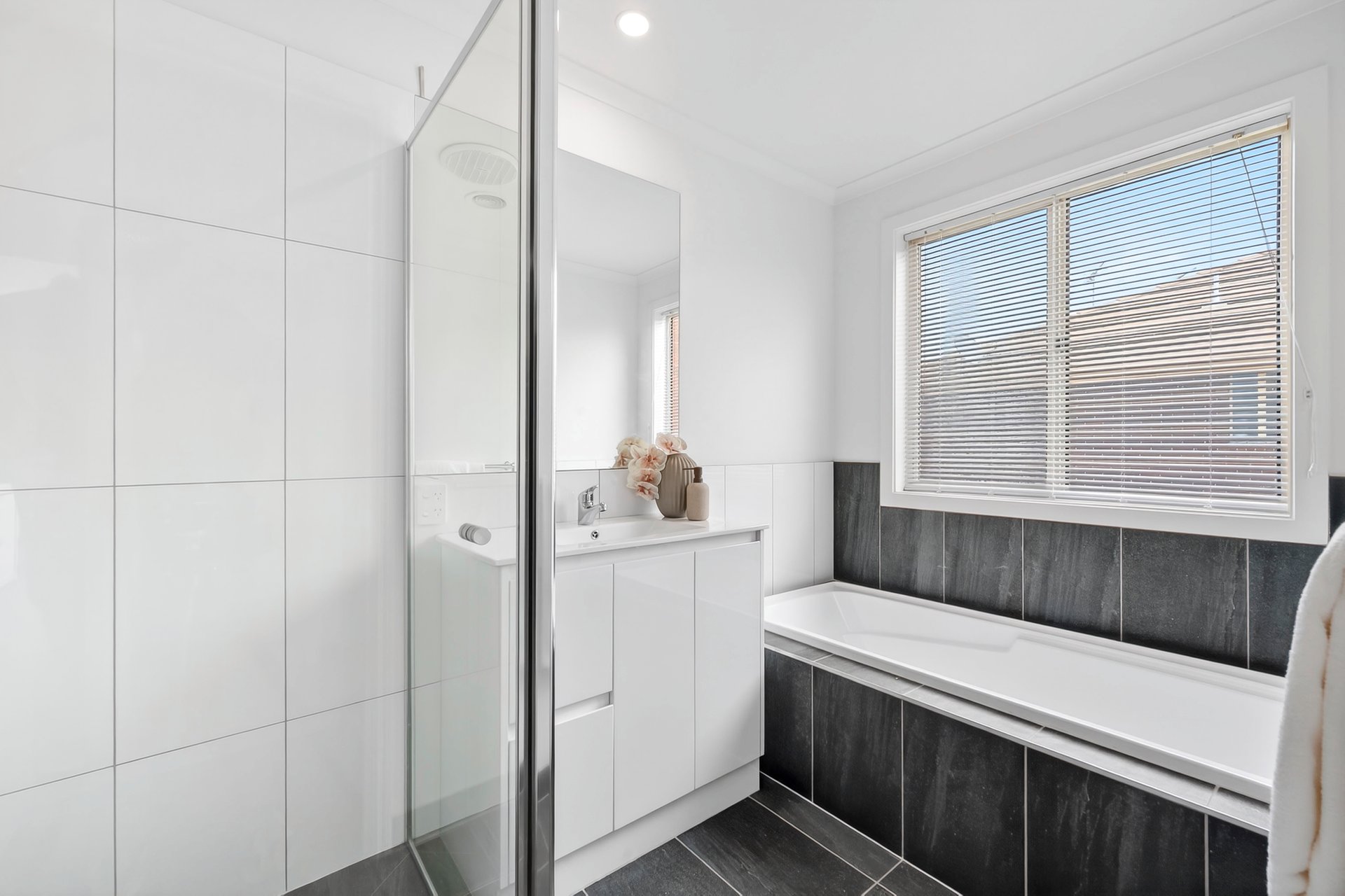 28 Vautier Street, Rippleside image 7