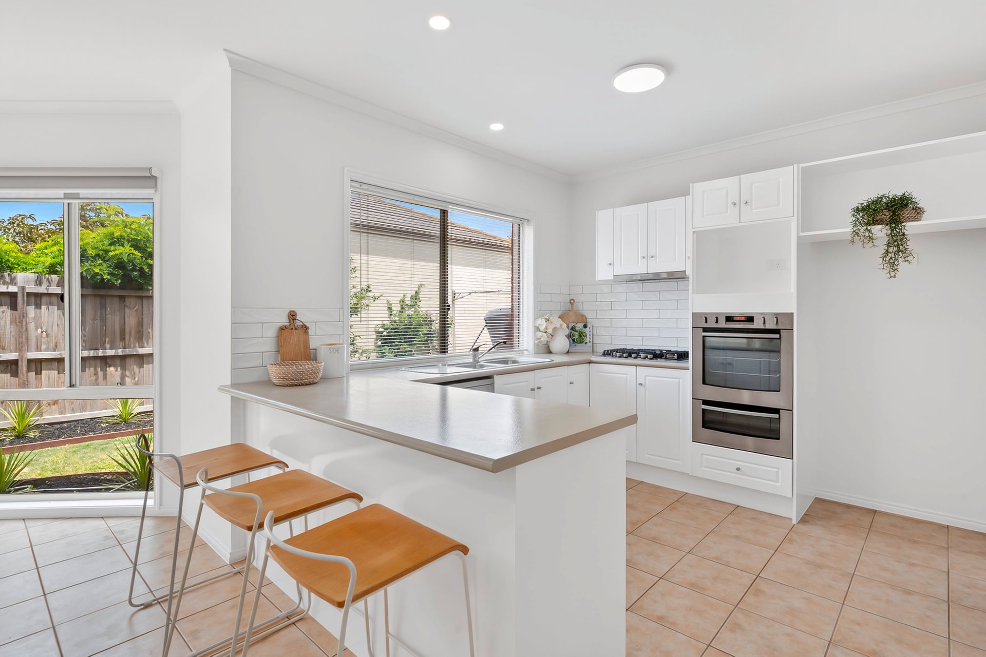 28 Vautier Street, Rippleside image 3