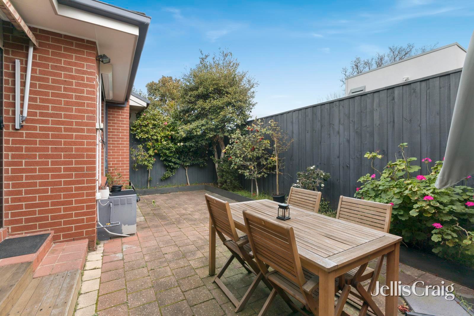 2/8 Vera Street, Bentleigh East image 11