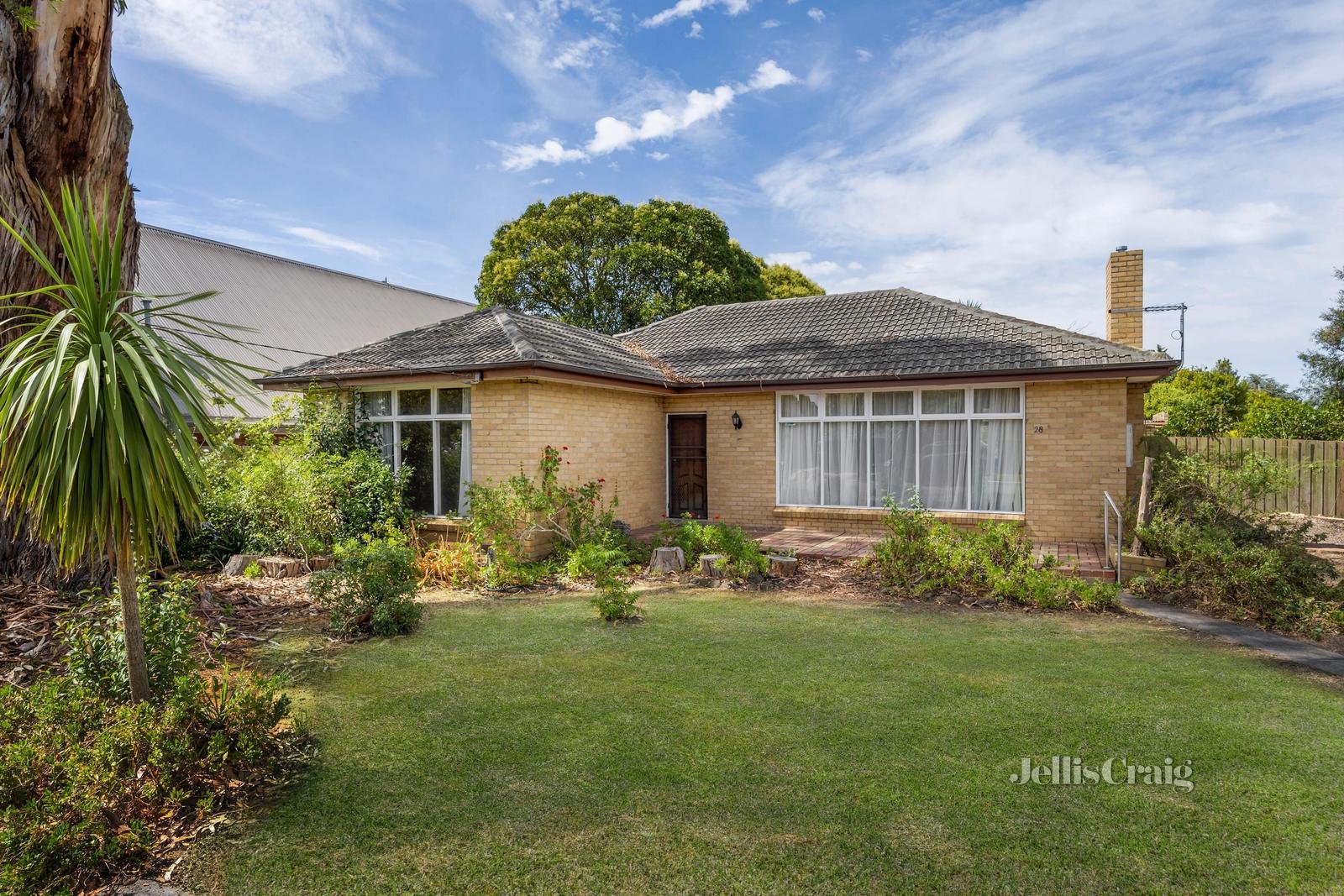 28 Walker Road, Mount Waverley image 2