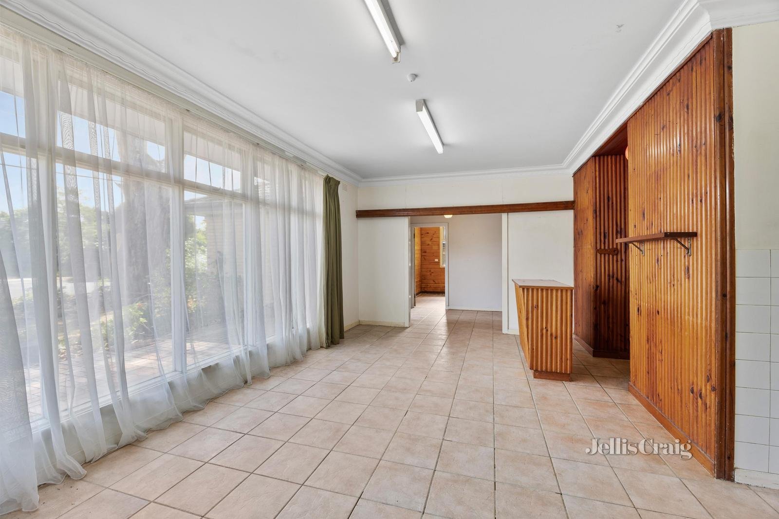 28 Walker Road, Mount Waverley image 4