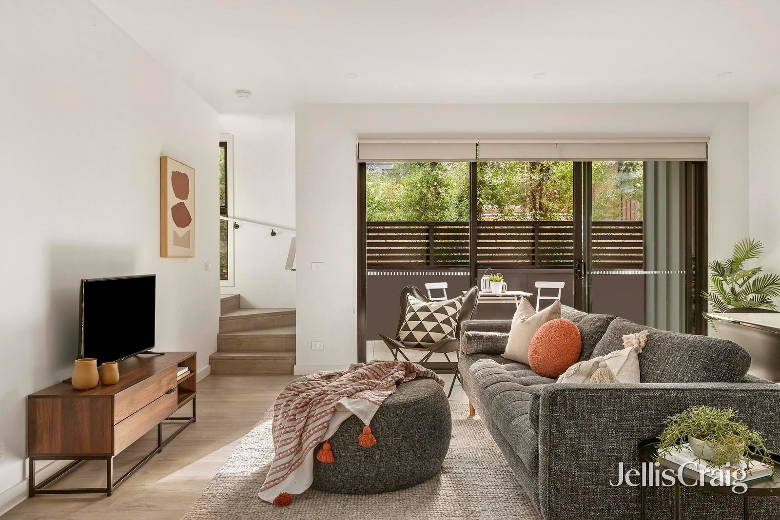 2/8 Walker Street, Moonee&nbsp;Ponds image 2