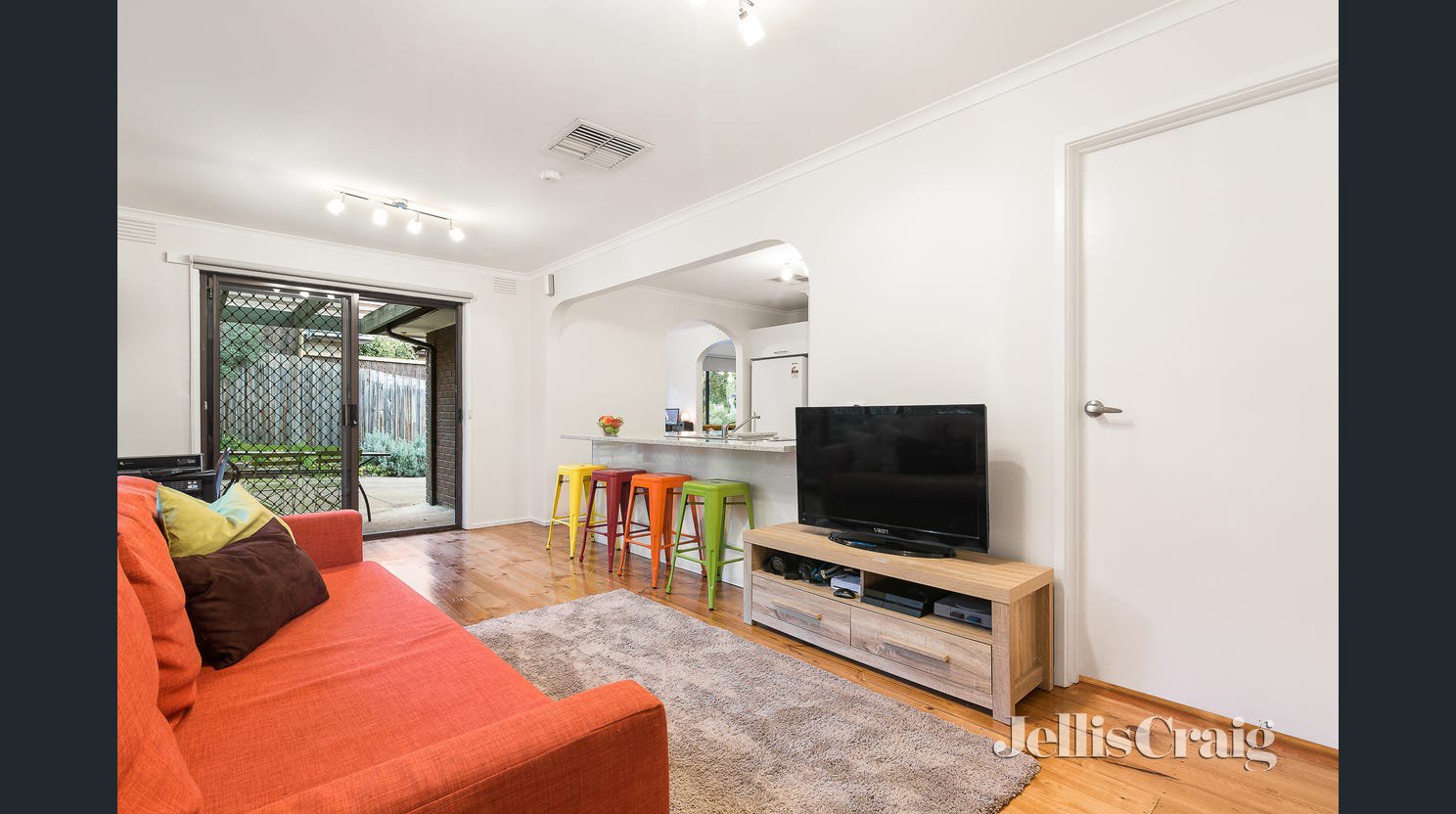 28 Weidlich Road, Eltham North image 3