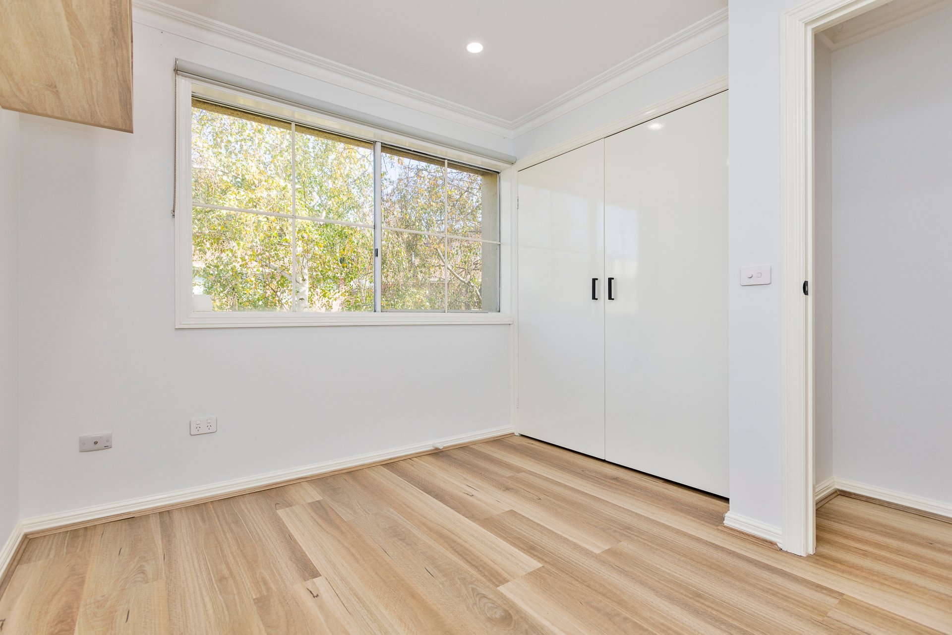 2/8 Weyburn Place, Avondale&nbsp;Heights image 4