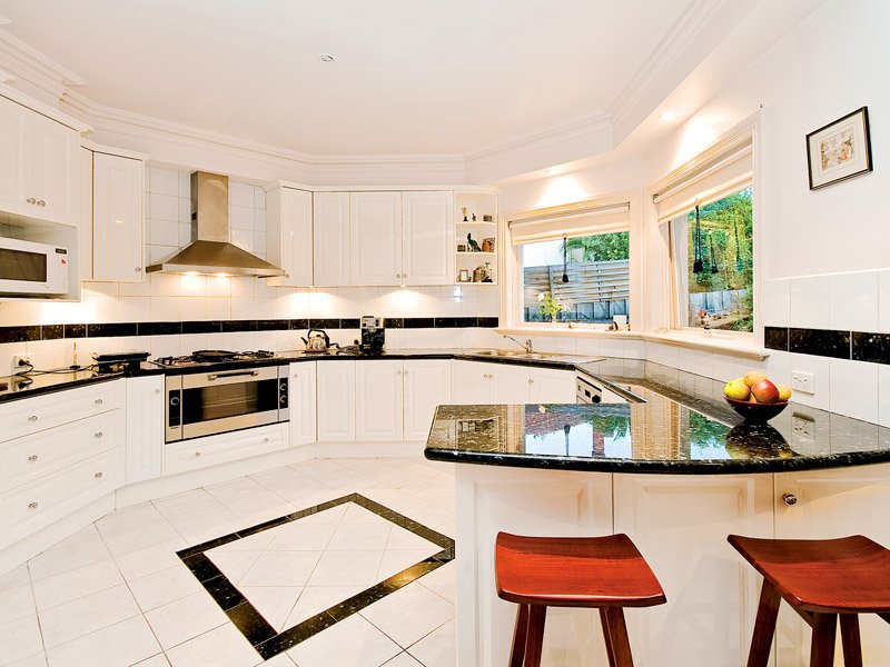 28 Winmalee Road, Balwyn image 7