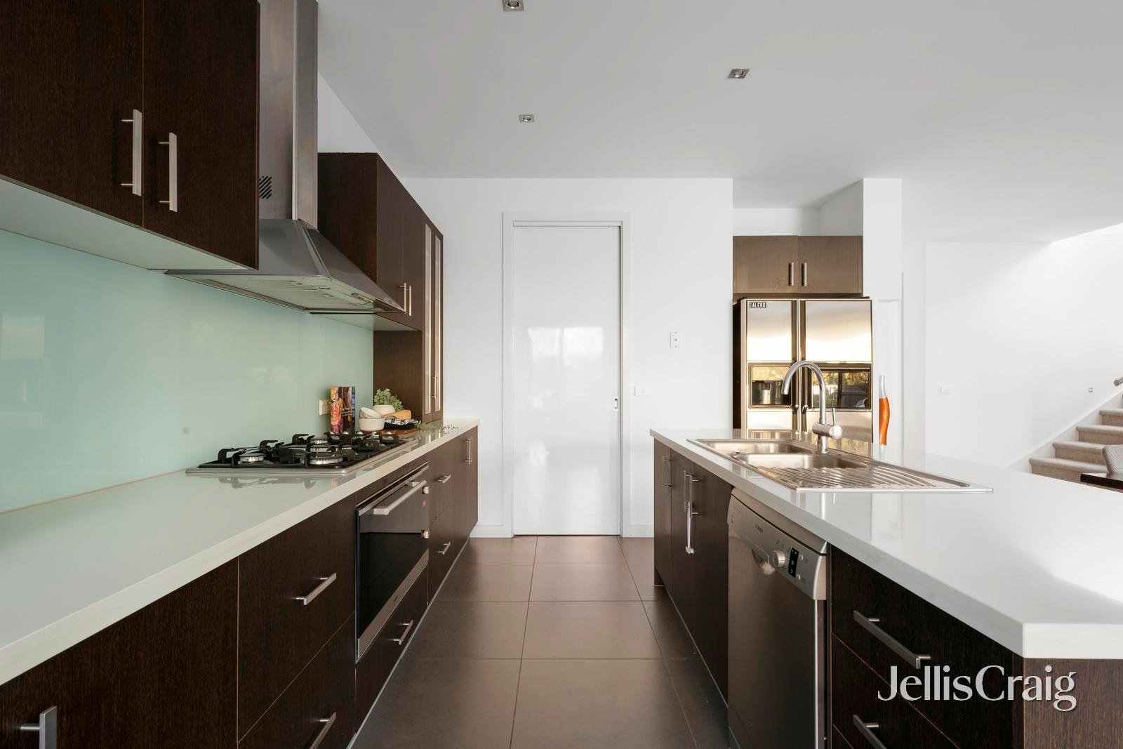 28 Winston Way, Murrumbeena image 3