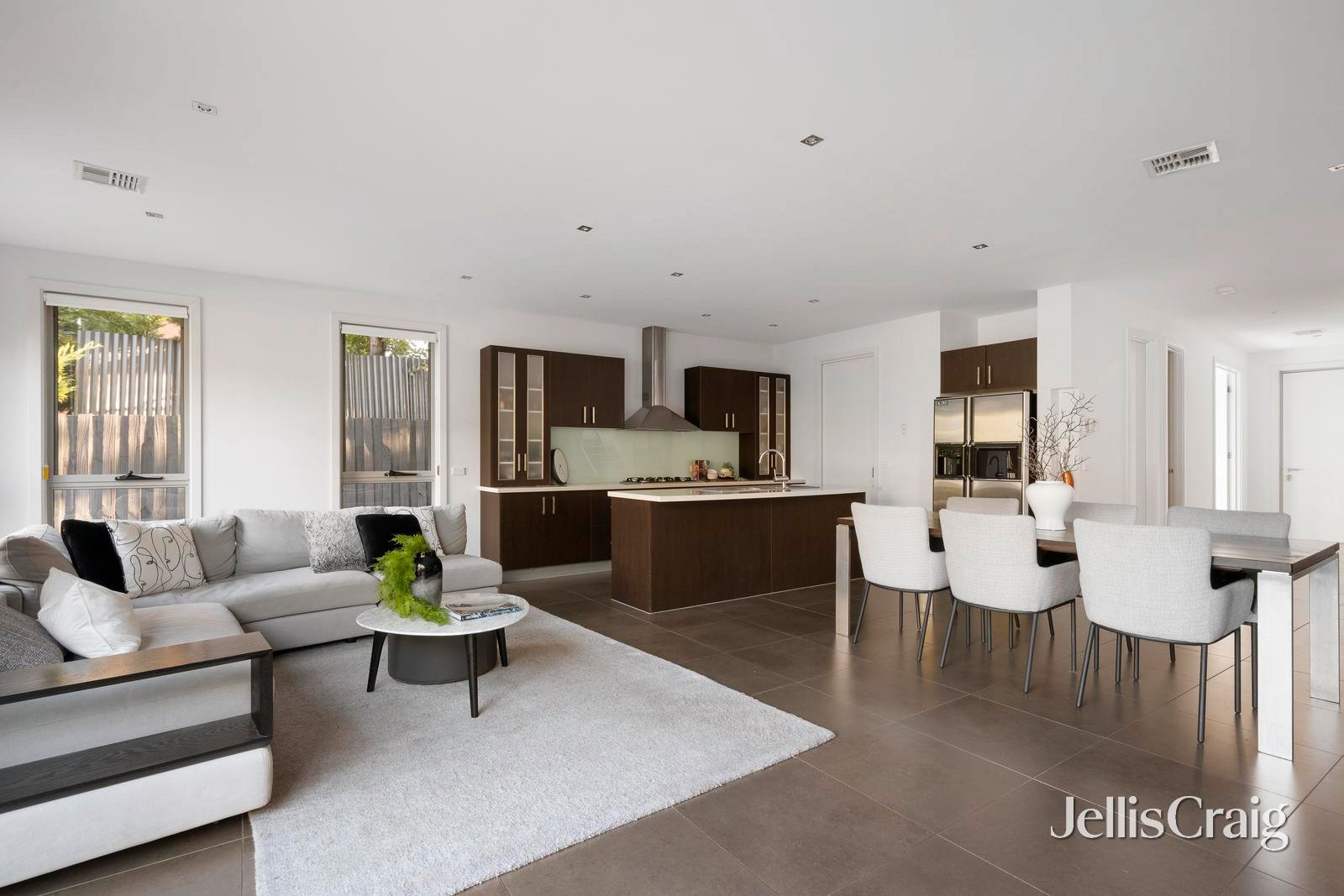 28 Winston Way, Murrumbeena image 5