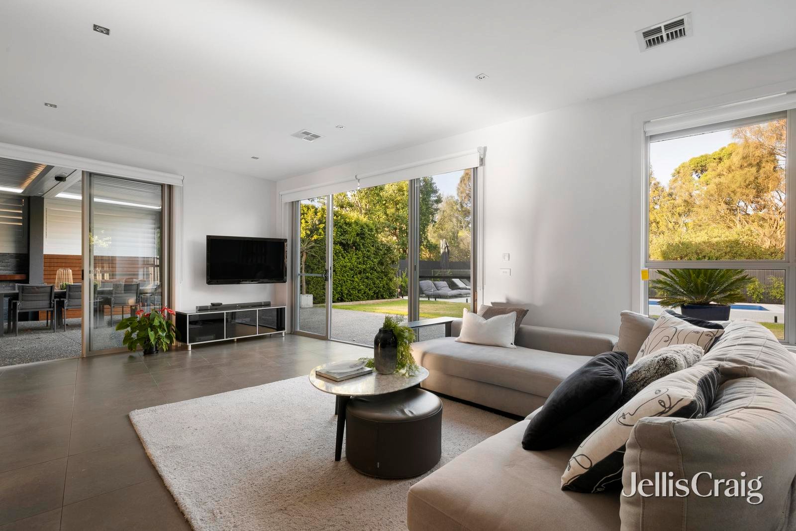 28 Winston Way, Murrumbeena image 6