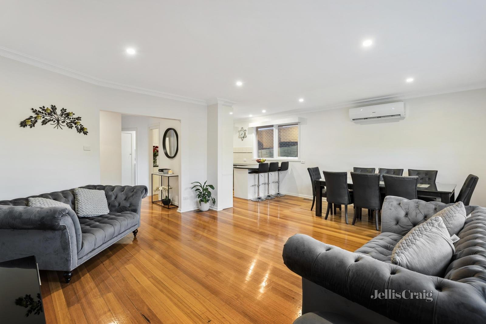 28 Winters Way, Doncaster image 3