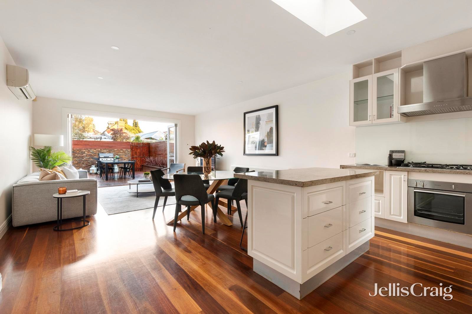 28 Woodside Street, Fitzroy North image 4