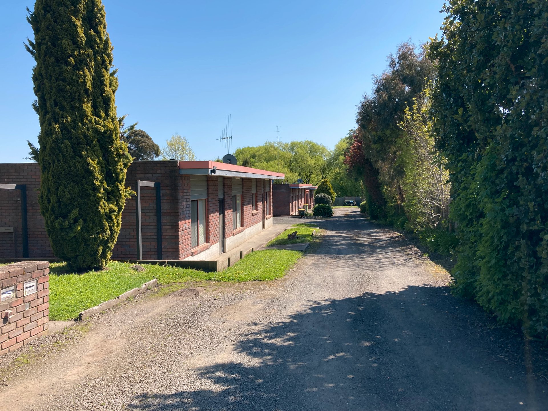 2/80 Beauchamp Street, Kyneton image 7