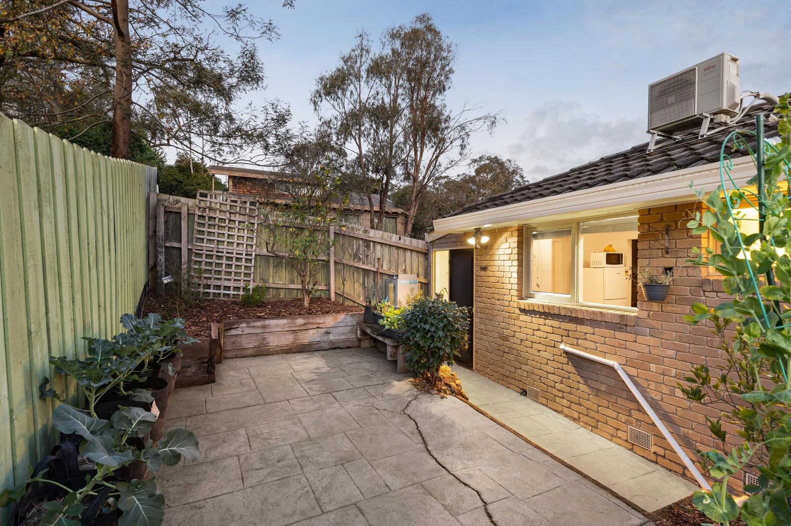 2/80 Hume Street, Greensborough image 2