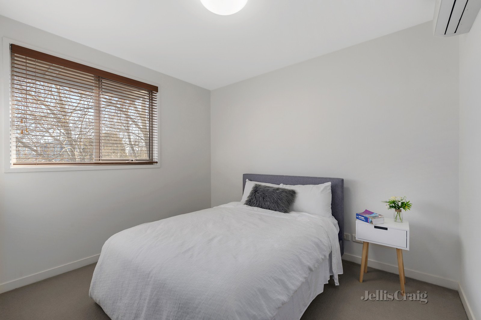 2/80 Trenerry Crescent, Abbotsford image 4