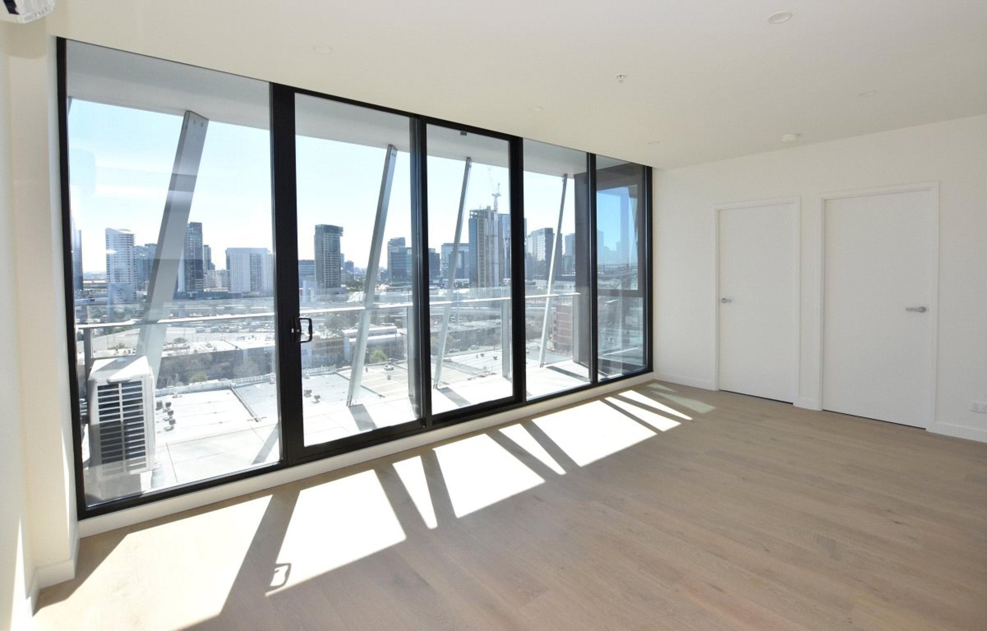 Property Gallery Thumbnail 3