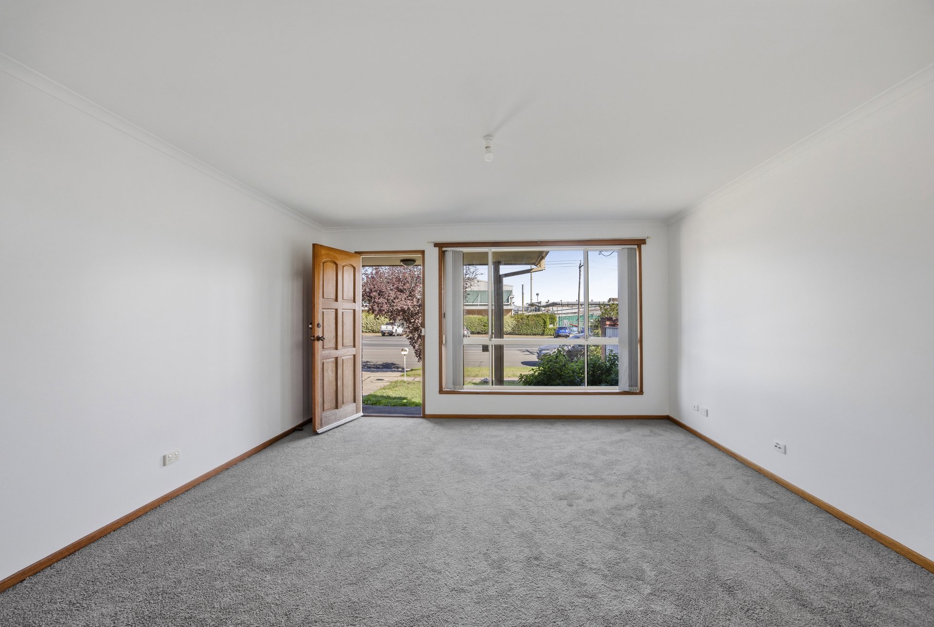 2/808 La Trobe Street, Redan image 4