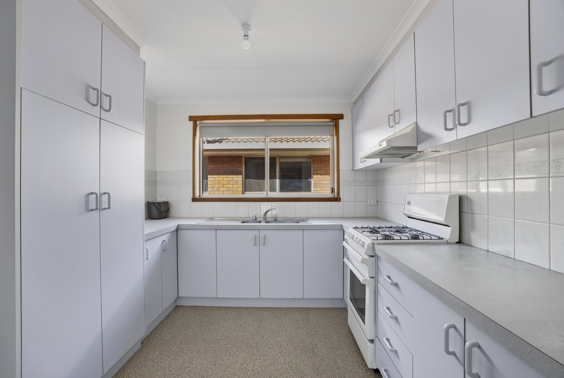 2/808 La Trobe Street, Redan image 2